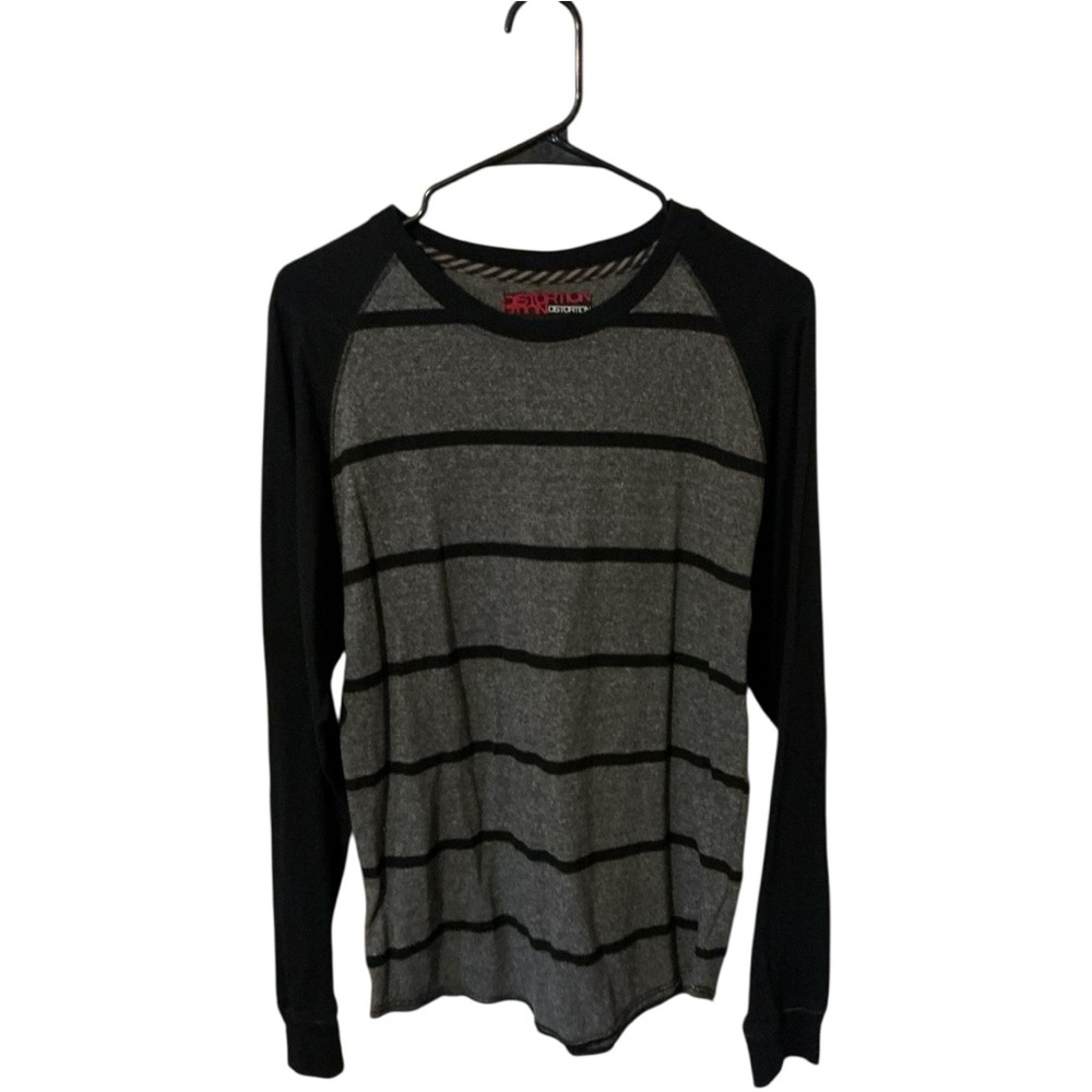 💡Distortion men's long-sleeved raglan t-shirt.